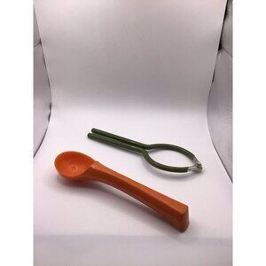 Vintage Rubbermaid Orange ICE CREAM SCOOP Plastic and Vintage Green Jar Opener